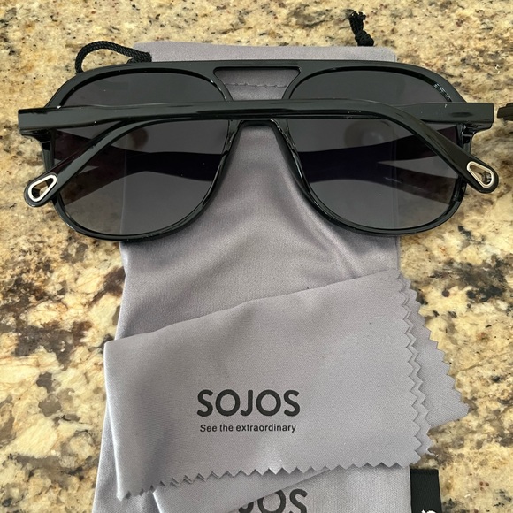 2 pairs brand new Sojos sunglasses black - Picture 2 of 3